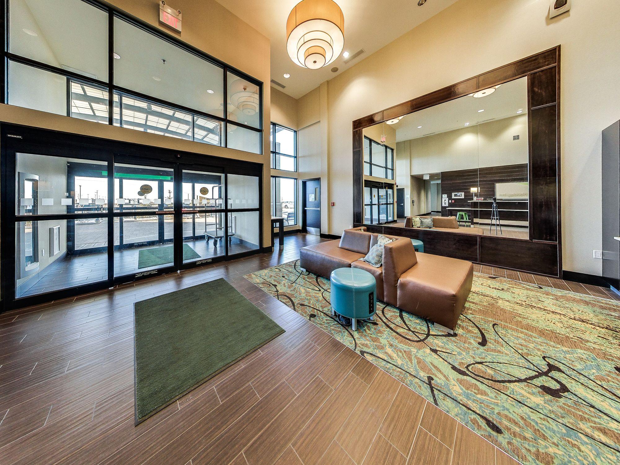 Holiday Inn Hotel & Suites Edmonton Airport Conference Centre By Ihg Nisku Exterior photo